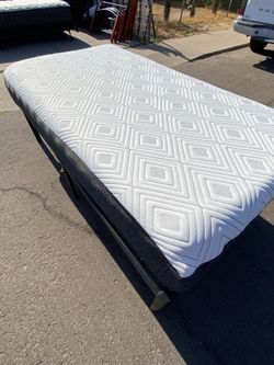 FEE DELIVERY: Sealy Twin Memory Foam Bed