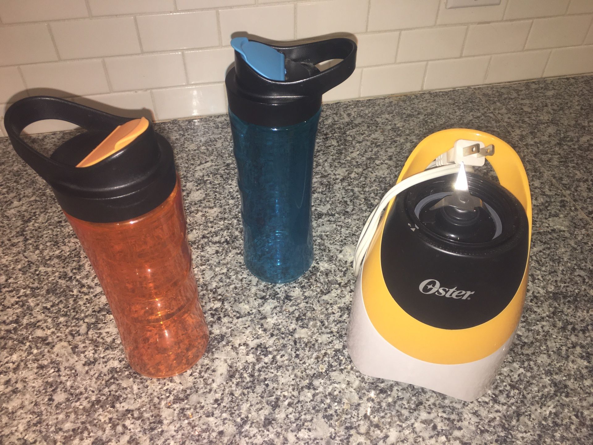 Oster On The Go Blender Orange with 2 On The Go Bottles Orange & Blue