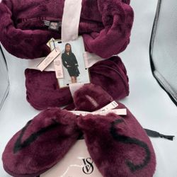 New VICTORIA SECRET Robe & Matching Slippery 