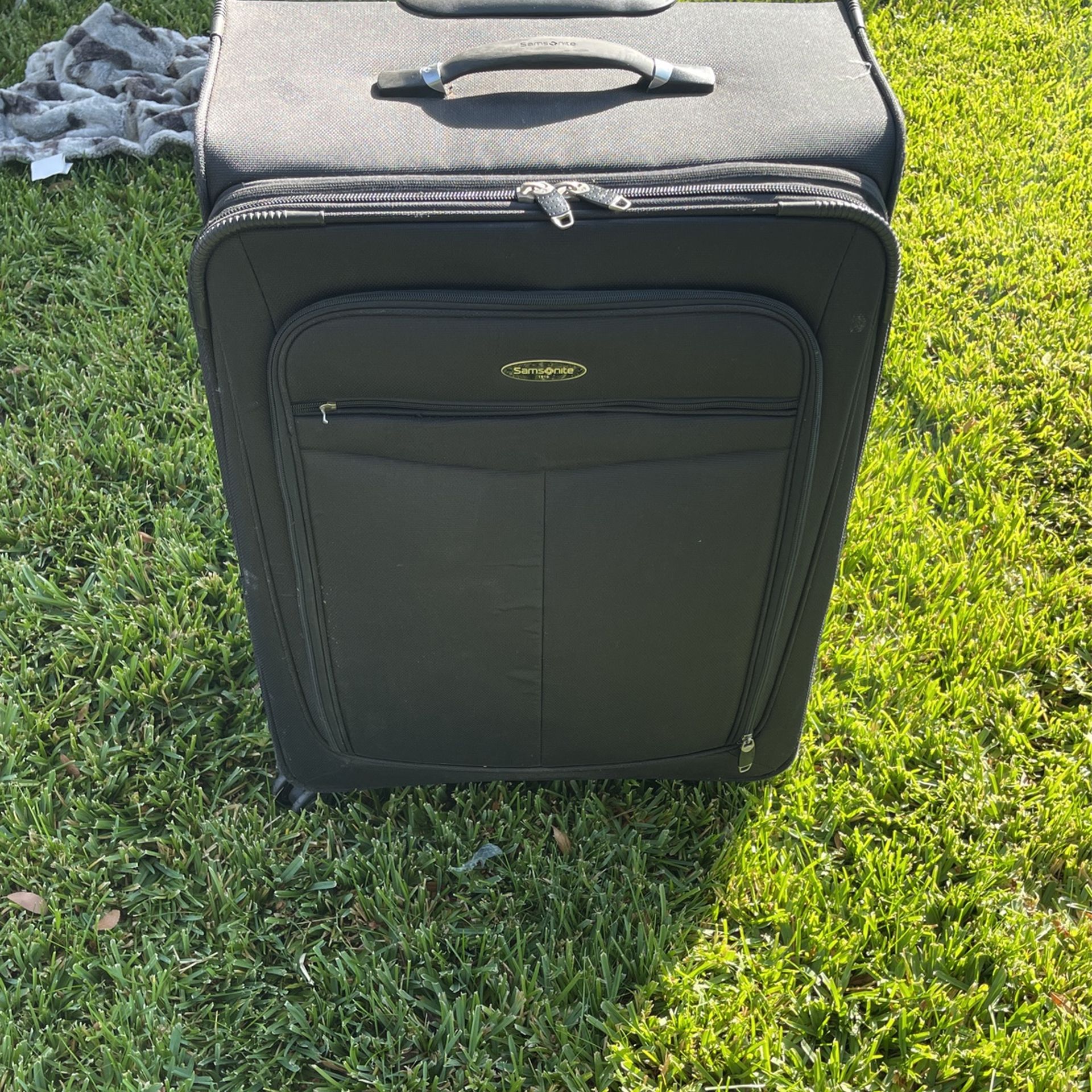 Large Samsonite Suitcase 