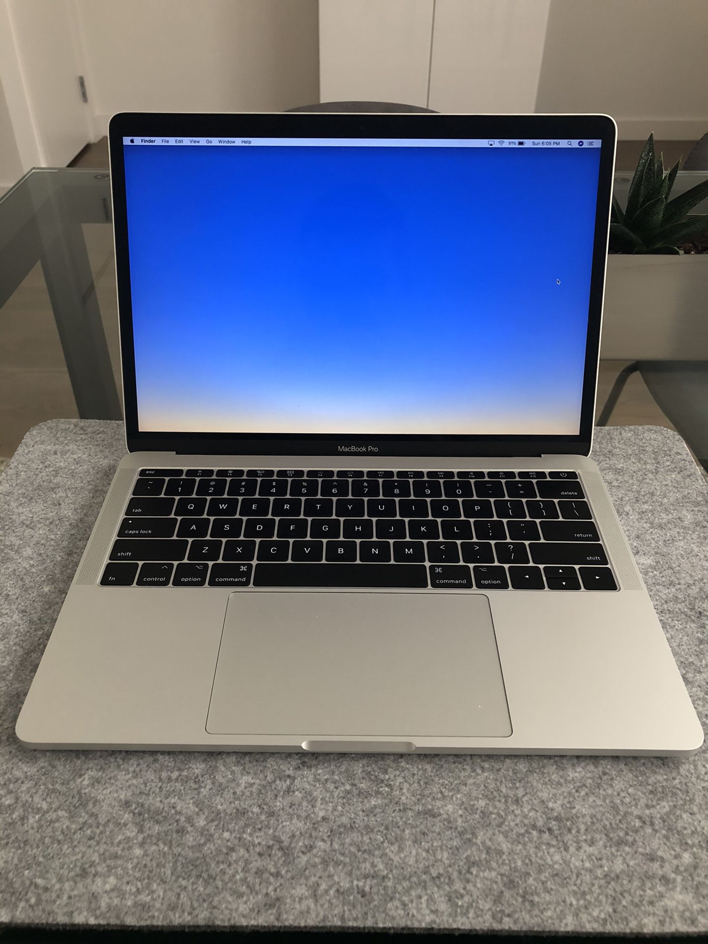 Apple MacBook Pro (mid-2017) $600
