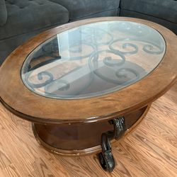 Mesa De Sentro De Madera. 