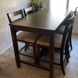 4 Chair Table