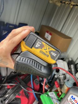 20v DEWALT XR 4ah Battery And Charger