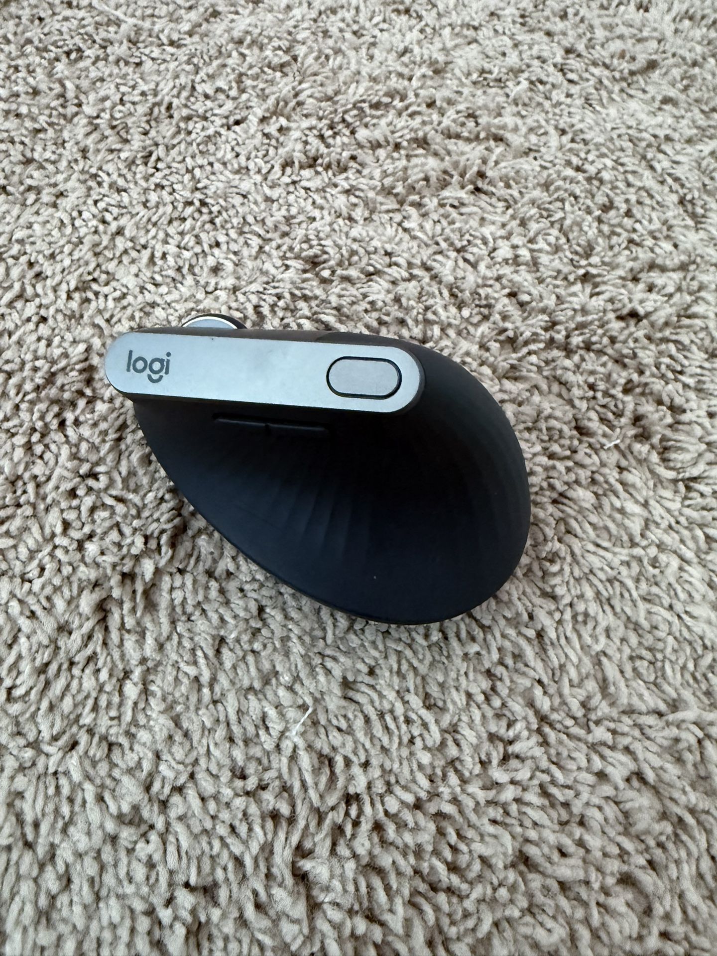Logitech MX Vertical Ergonomic Wireless mouse
