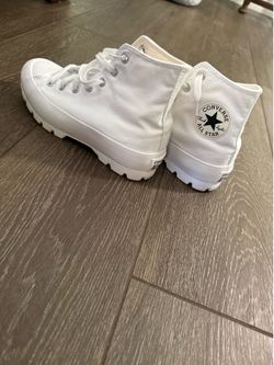 Women’s high top converse size 71/2