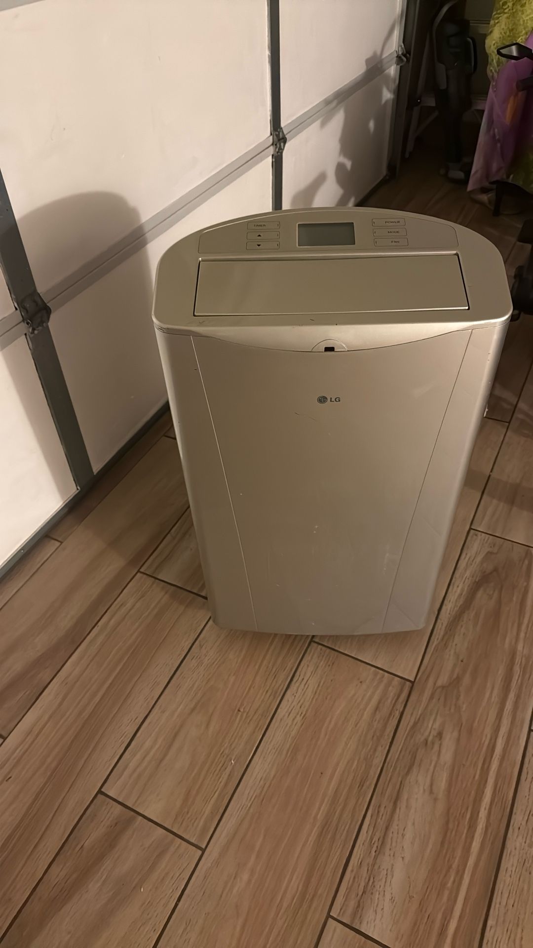 Lg Protable Av