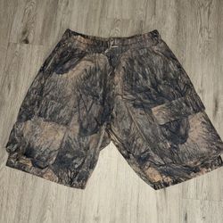 Yeezy Season 4 Camo Cargo Shorts – Size L | New, No Tags