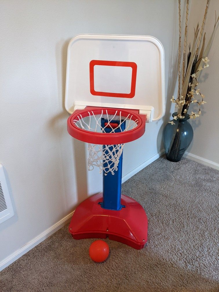 Indoor/Outdoor Toddler Basketball Hoop