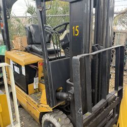 Komatsu Electric Forklift 