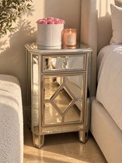 Mirrored Nightstand with Crystal Knobs | Bedside Table Mirrored