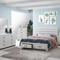 New 5 Piece Bedroom Set.  White Finish / Storage Drawers.  Free Delivery!