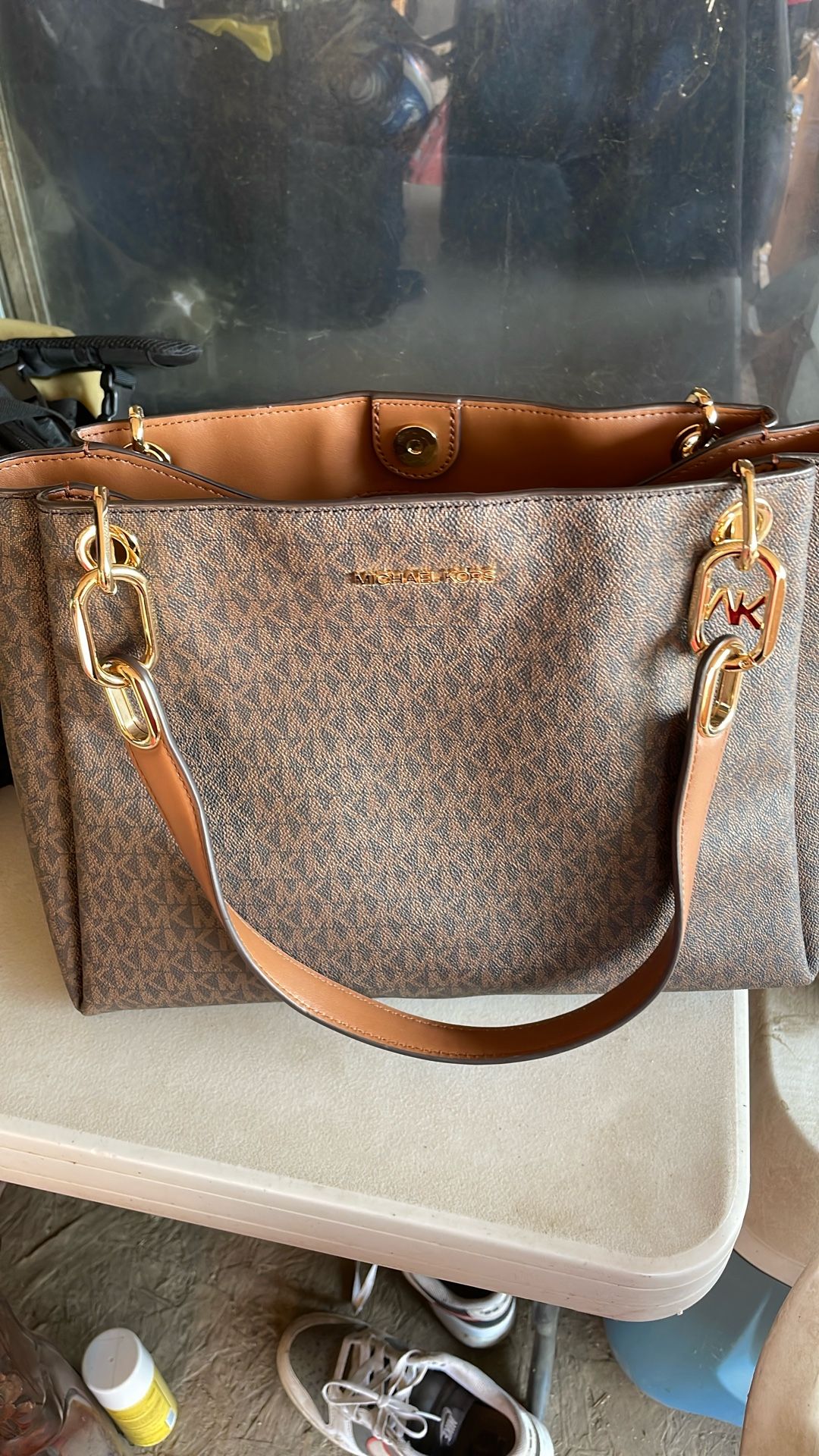 Michael Kors Shoulder Bag (authentic)