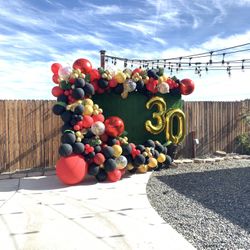 Balloon garland and balloon bouquet