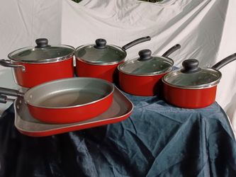 This is a 10-piece red non-stick cookware set