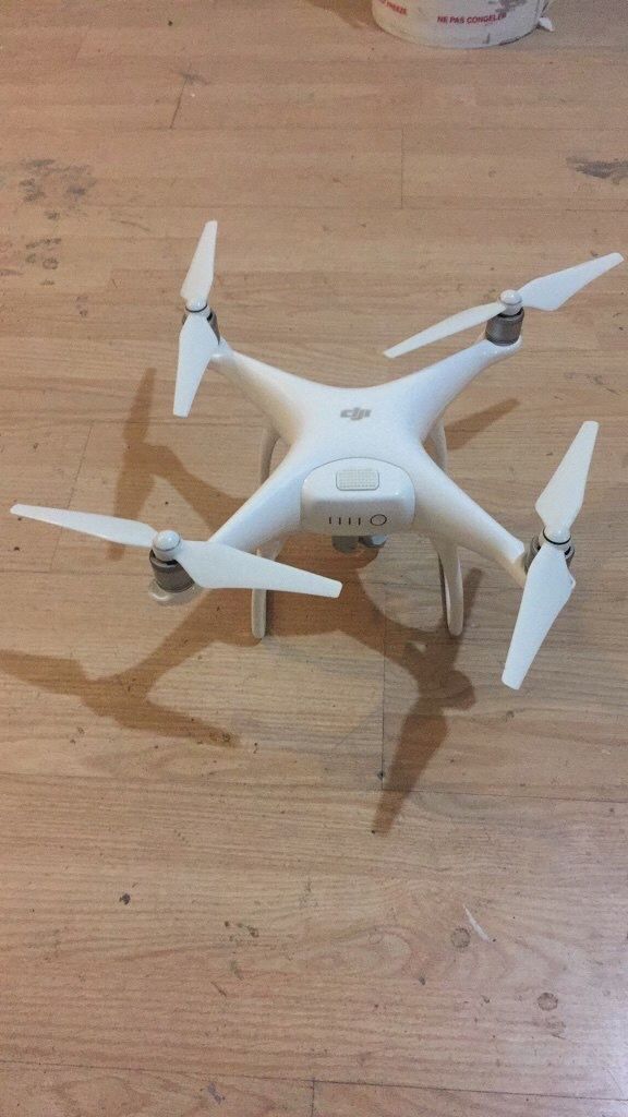 Phantom 4 drone ONLY DRONE AND ONE BATTERY NO REMOTE OR CHARGER