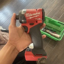 Milwaukee M18 FUEL 1/4" Hex Impact Driver 