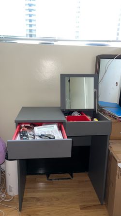 IKEA VANITY desk