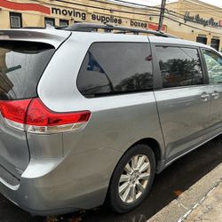 Toyota Sienna Limited AWD 2014