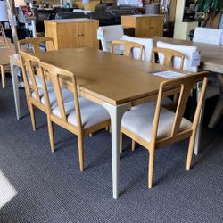 Hygge Dining Table Set 