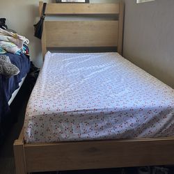 Twin bed with Matress