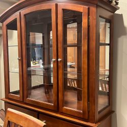 China cabinet with Drawer