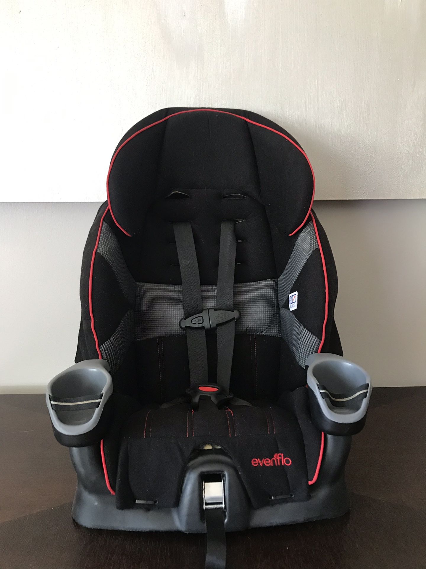 Evenflo Maestro Booster Car seat 2 in 1. MUST GO