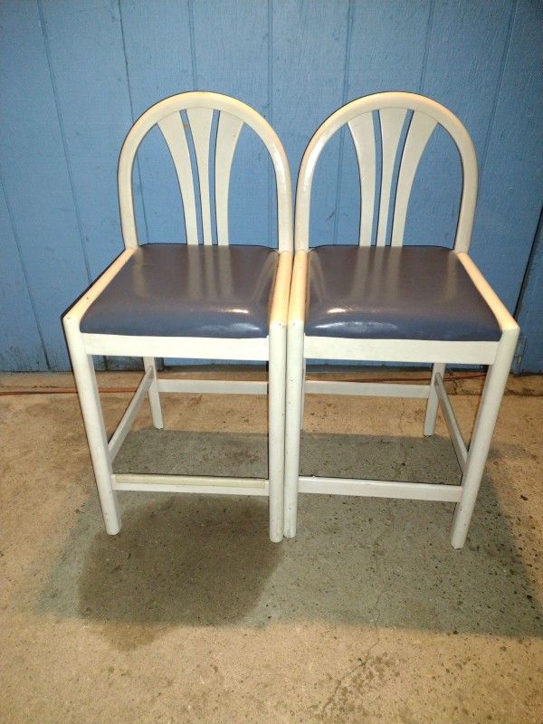 STOOLS
