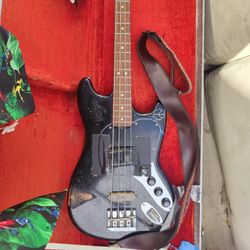 79 Fender Musicmaster Bass.    
