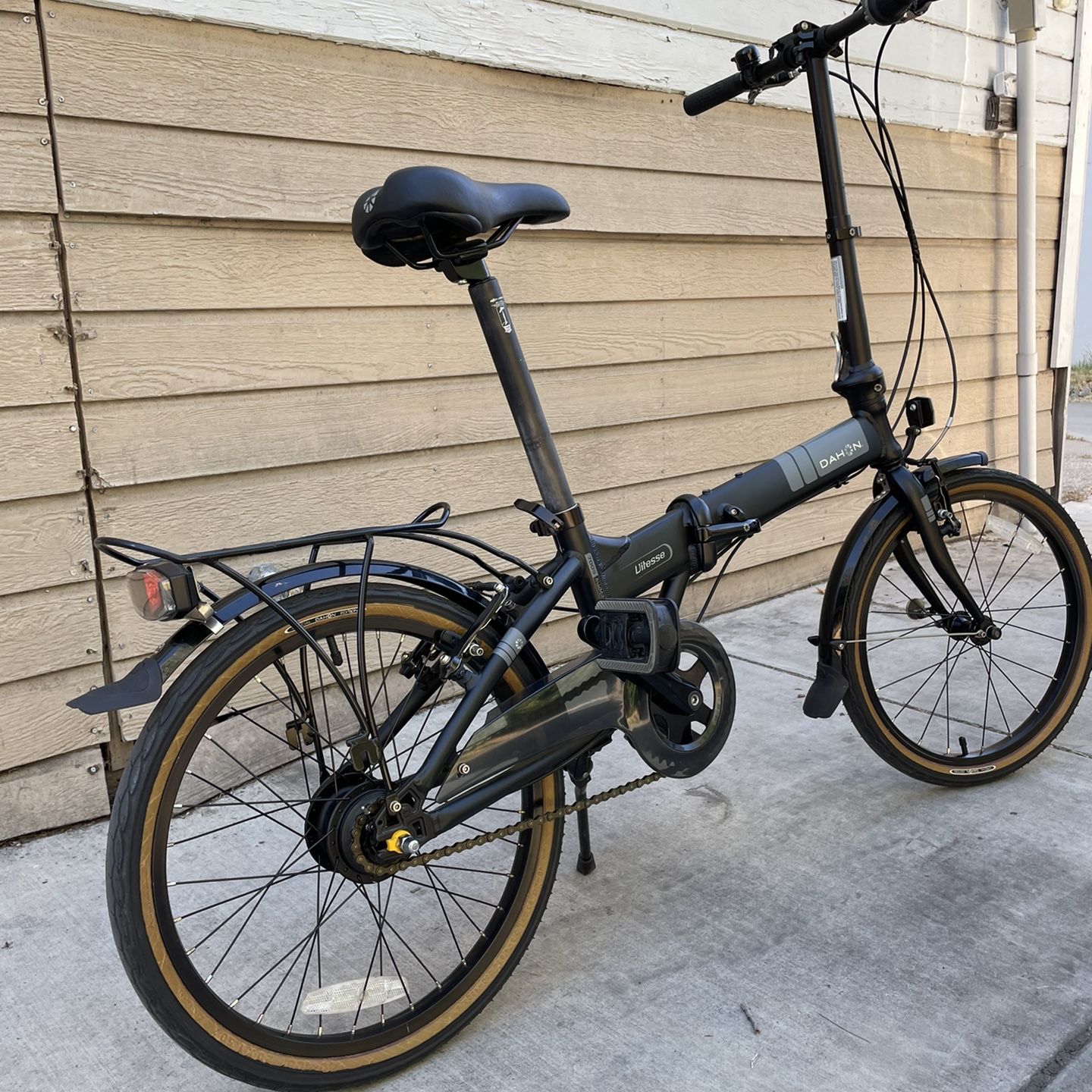 Dahon Vitesse D7 Folding Bicycle Shimano Internal Hub 7 Spd for Sale in Stockton CA OfferUp