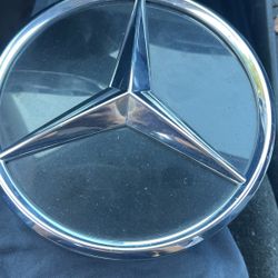 Mercedes Front Emblem & Radar
