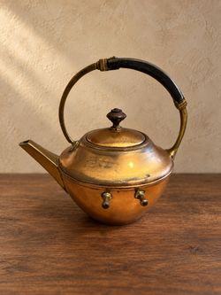 Antique Brass Teapot with Swing Handle