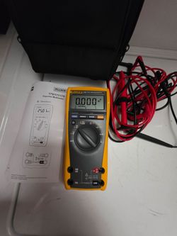 Fluke 179 true RMS Multimeter