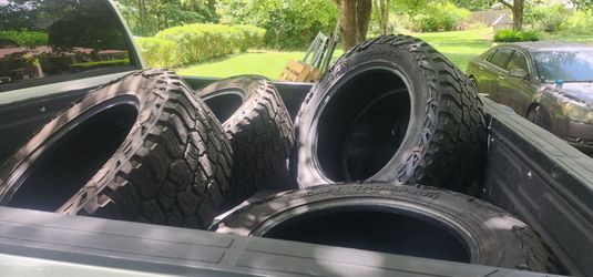 305/55/R20 Mickey Thompson Baja Boss AT Tires