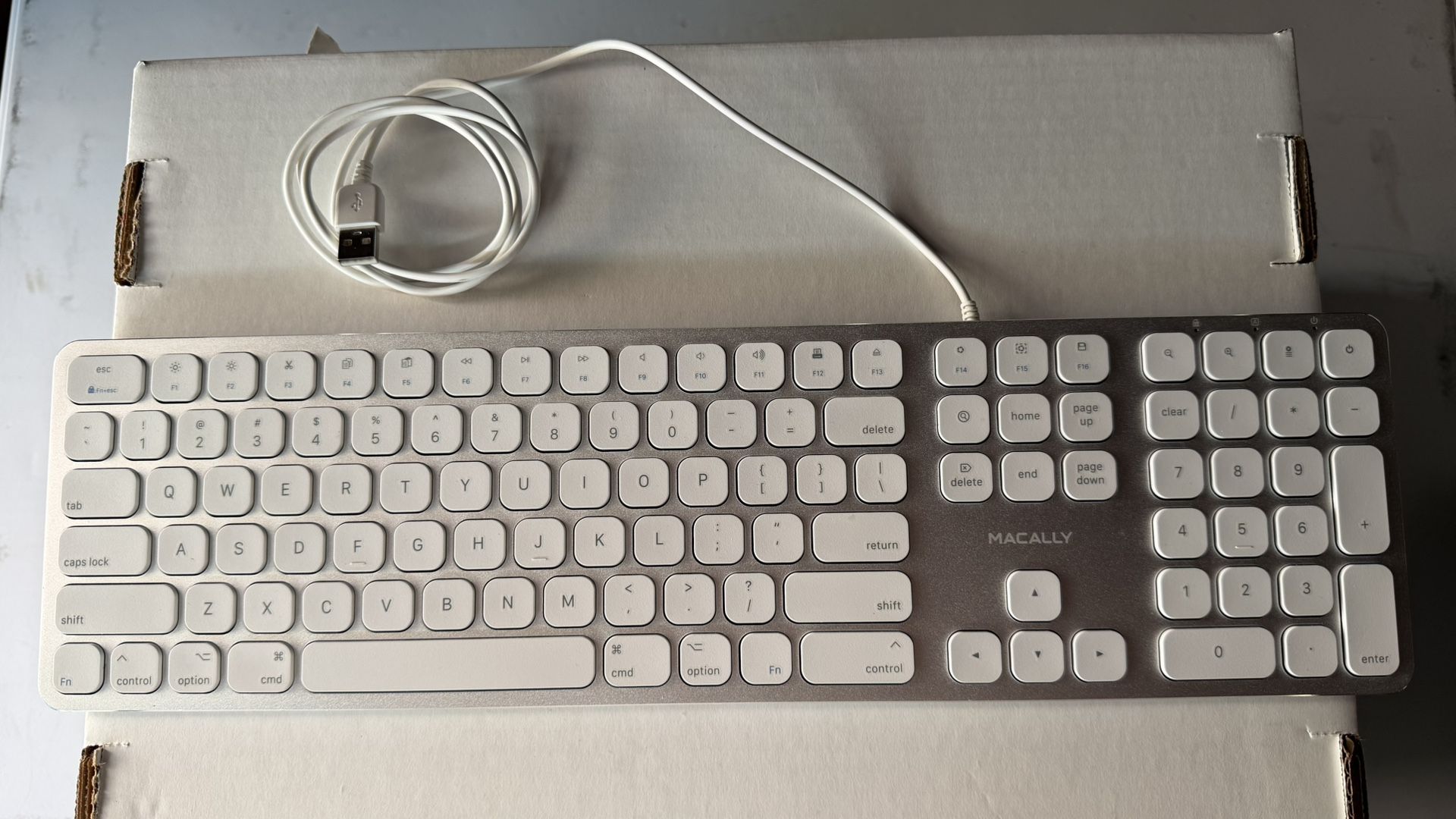 Macally Full Size Mac Keyboard with Built-In USB Hub