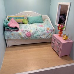 American Girl Trundle Bed And Bedding