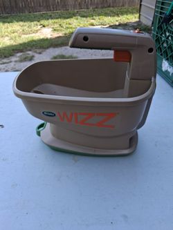 Fertilizer spreader