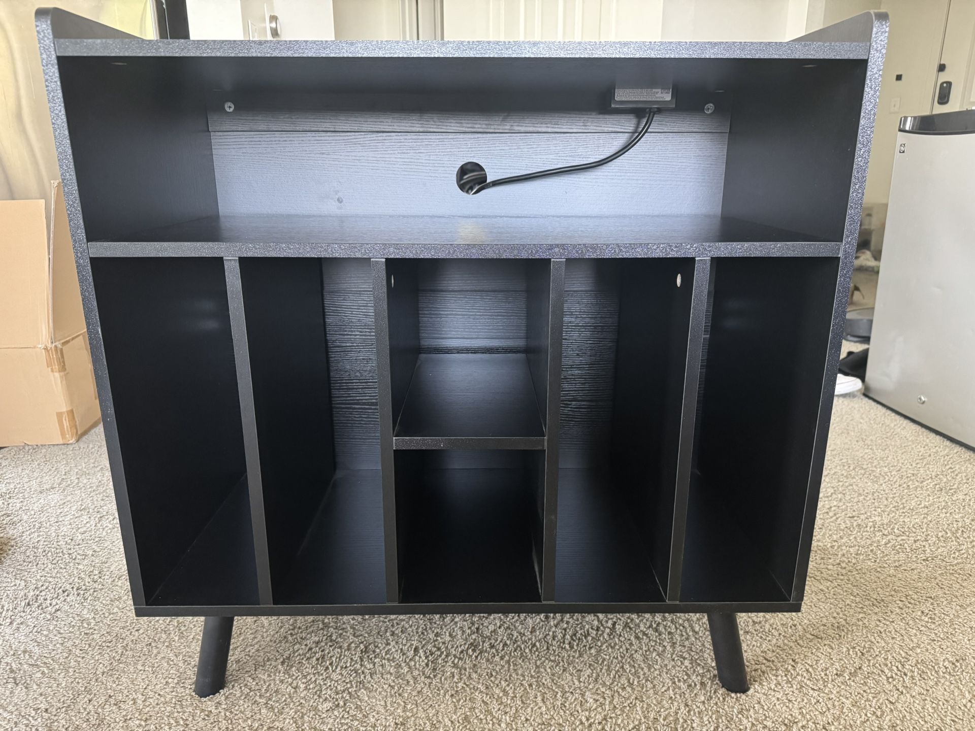 Record Player Stand/Electronics stand W/ Shelving