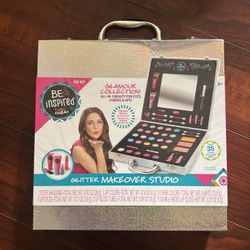 Cra-Z-Art Be Inspired Glitter Makeover Studio with Case, Multicolor Makeup Set, Ages 8+, Fun for Tween/Teens.