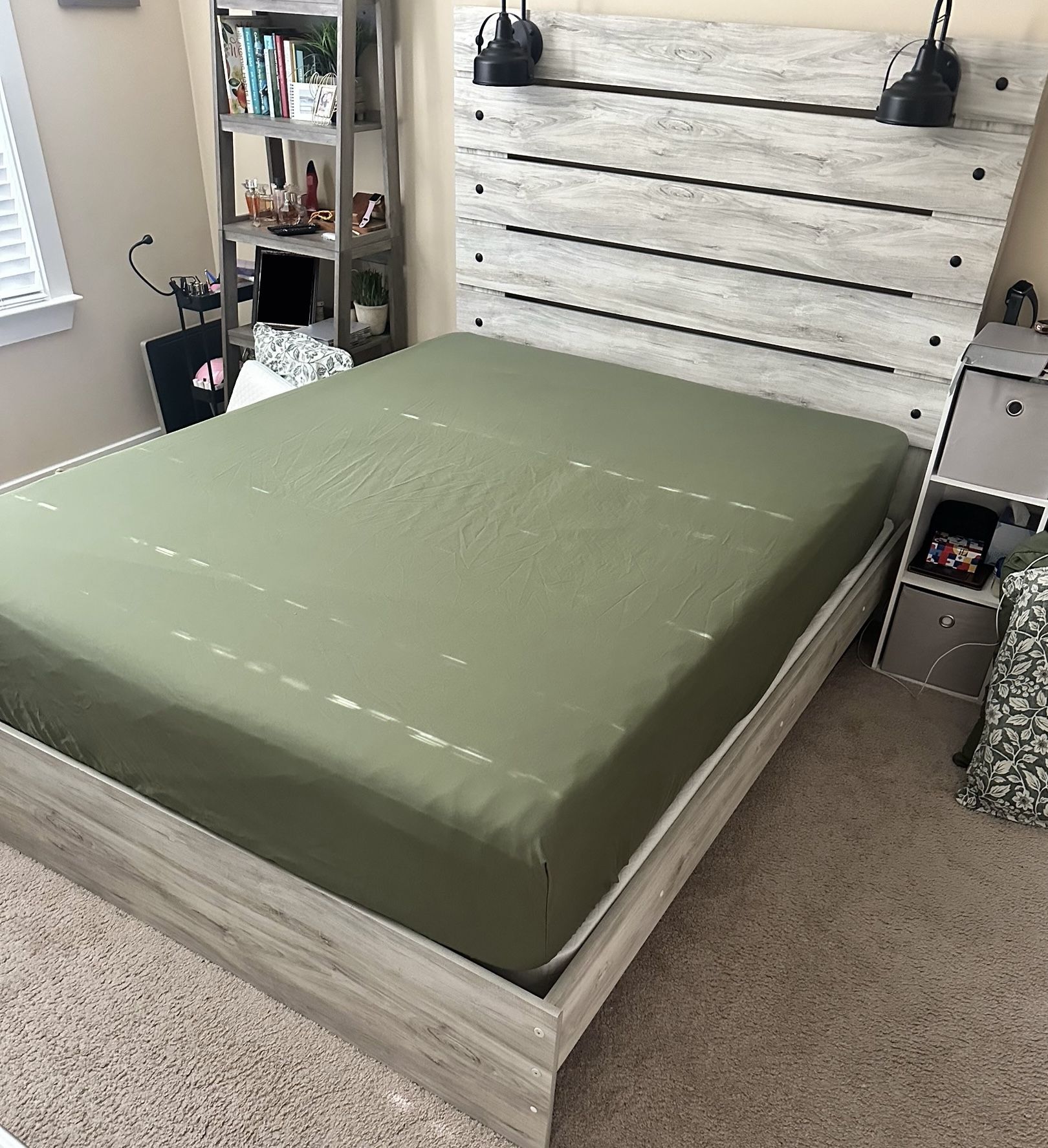 Queen Size Bed With Mattress, box Spring & Bed Frame