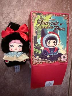 Nommi Fairytale Town- open box