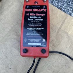 Red Snap'r 66B Electric Fence Controller