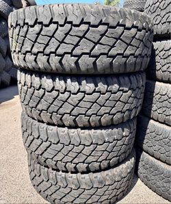 35x12.50/20 cooper Selling a set of 4 tires in excellent condition 🫡