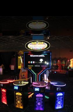 Pac-Man Battle Royale Arcade Game