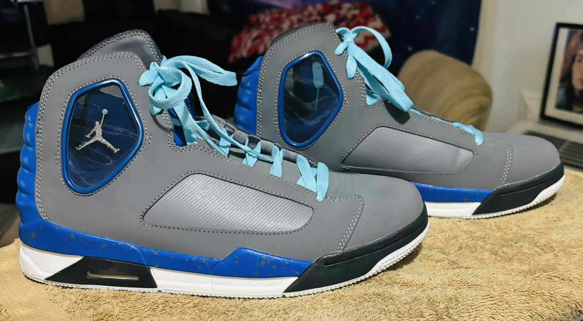 Mint condition brand new unique Nike Air Jordan great size 10 with premium laces in any color, $60 OBO 9 11