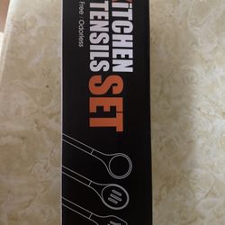 Silicone Kitchen Utensil Set- New