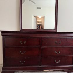 Dresser And Mirror Set
