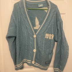Taylor Swift 1989 (Taylor’s Version) Cardigan – Size M/L – Never Worn