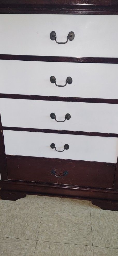 4 Drawer Dresser White/Cherry Wood
