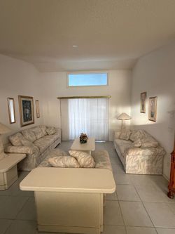 LIVING ROOM SET